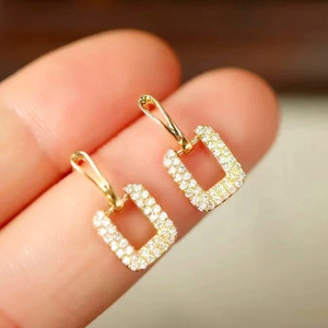 Boucles d'oreilles carrées creuses en zircon pour femmes, bijoux élégants, géométriques et délicats - Product Image 3