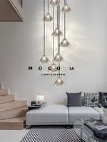 Nouvelle Escalier d'Appartement, Style Nordique Minimaliste, Escalier Duplex, Espace, Décoration Française, Célébrité d'Internet, LED Dorée au Milieu
