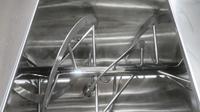 Mélangeur à ruban SUS316L de 3000L pour mélange de poudres alimentaires avec fonctionnement automatique Mélangeur horizontal industriel pour le dosage et le pesage de la farine et des épices