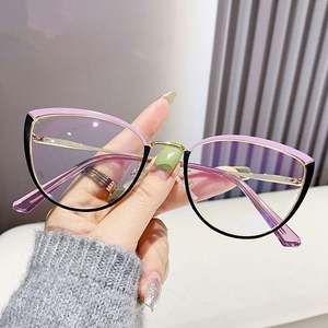 Gafas de Sol Fotocromáticas con Logotipo Personalizado, Color Cambiante, Anti Luz Azul, Montura Metálica de Ojo de Gato para Mujer - Product Image 4