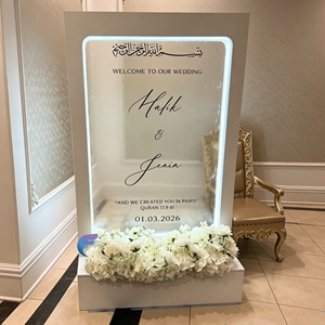 Fuente de Vidrio Templado Personalizada para Interiores/Exteriores, Cascada Moderna de Acero Inoxidable para Decoración de Fondo de Bodas - Product Image 1
