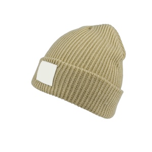Gorro de Punto Unisex de Invierno, Cálido, con Etiqueta Tejida, 100% Acrílico, Personalizado, Ecológico y Sostenible - Product Image 4