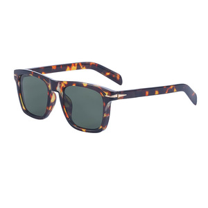 Gafas de sol retro con montura cuadrada para hombre, montura de resina, lentes de PC, protección UV400, clase 2, lentes de sol con diseño de flores ámbar y escamas amarillas - Product Image 1
