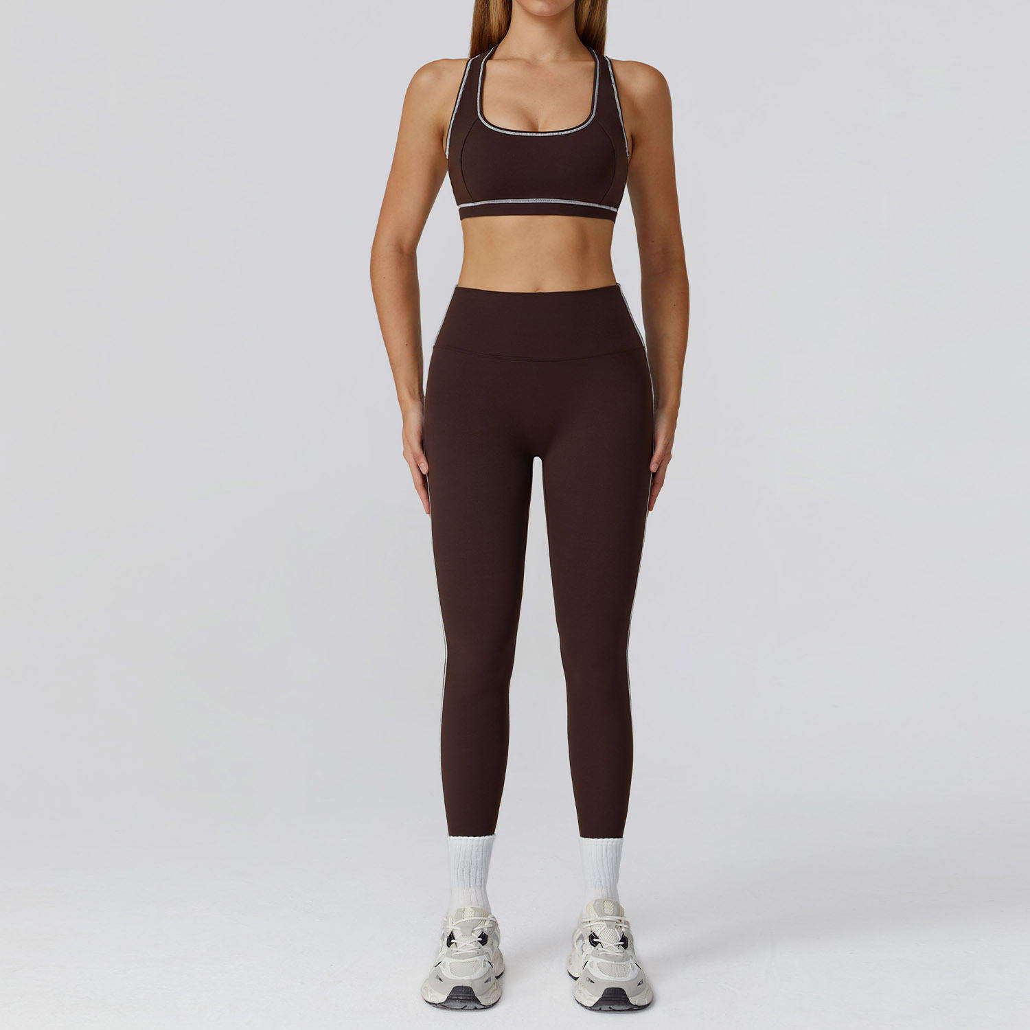 สีน้ำตาล