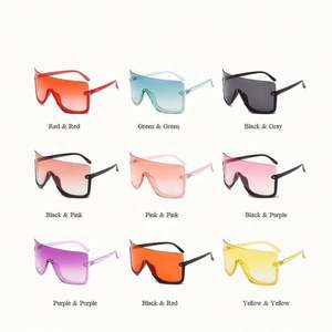 Gafas de Sol de Moda 2021 con Logotipo Personalizado, Montura Grande de Lujo, con Remaches, Protección UV400, de una Pieza, Degradado, para Mujer - Product Image 6