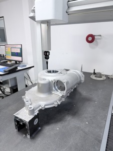 Productos de Maquinaria de Fundición en Arena de Aluminio y Mecanizado CNC de Fabricación China OEM, Piezas de Repuesto para Automóviles, Inspección <span class=keywords><strong>CMM</strong></span> - Product Image 4