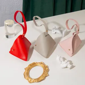 Luxuriöse Hochzeit Süßigkeiten Handtasche Kunstleder Dreieck Süßigkeiten Tasche kleine Promotion Geschenk Süßigkeiten Taschen für eid Feiertage Hochzeit