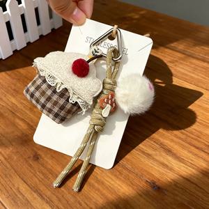 Llavero de felpa de dibujos animados de tela ecológica, duradero, con diseño de muñeca 3D y mosquetón triangular, colgante para bolso de mujer, regalo hecho a mano para niños, cadena para teléfono - Product Image 5