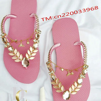 Vente en gros de tongs amovibles en strass Chaîne à breloques Accessoires de chaussures en cristal Goujons de chaussures en zincon pour dame sandale