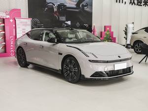 Lynk & Co 10 EM-P 2025 Berlina Media-Grande, Autonomia PHEV WLTC 100-192km, Potenza 390kW, Auto Familiare Premium 4 Porte 5 Posti - Product Image 3