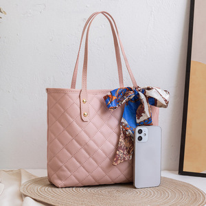 Sac fourre-tout en cuir PU grande capacité brodé losanges, sac à bandoulière pour femme avec foulard en soie - Product Image 2