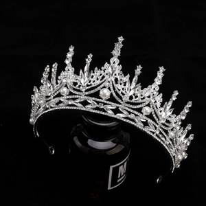 Tiara <span class=keywords><strong>de</strong></span> Princesa con Cristales y Diamantes <span class=keywords><strong>de</strong></span> Imitación Dorados, Corona para Novia, Quinceañera, Boda, Fiesta <span class=keywords><strong>de</strong></span> Graduación, Cumpleaños, Accesorio para el Cabello - Product Image 6