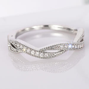 T0037 Anello in oro bianco con diamante da donna, minimalista, con taglio rotondo brillante, colore naturale G, 0,5 ct - Product Image 5