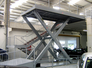 Plateforme élévatrice hydraulique mobile compacte à <span class=keywords><strong>ciseaux</strong></span>, construction en acier allié, faible encombrement, grande capacité pour travaux en hauteur - Product Image 6