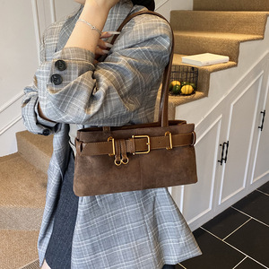 กระเป๋าสะพายไหล่ทรงสี่เหลี่ยมแนวนอนหนังกลับสีเขียวสำหรับผู้หญิง สายสะพายเดี่ยว ปิดด้วยซิป เหมาะสำหรับใช้ในชีวิตประจำวัน - Product Image 2