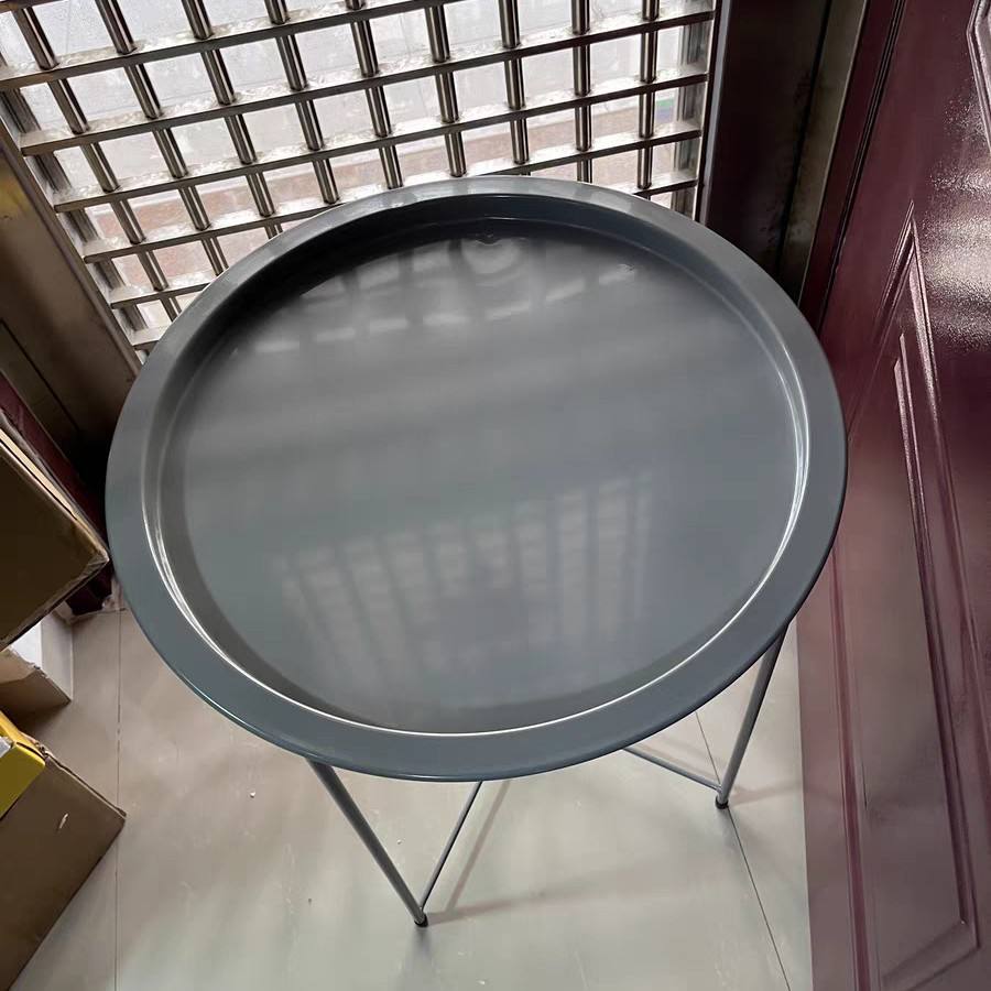 สีเทาเข้ม