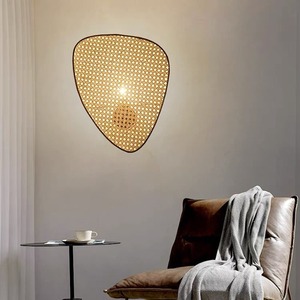 Lampadario in vimini in vimini <span class=keywords><strong>lampada</strong></span> <span class=keywords><strong>a</strong></span> <span class=keywords><strong>sospensione</strong></span> da cucina Cannage in legno lampadario in bambù E27 creativa <span class=keywords><strong>a</strong></span> griglia <span class=keywords><strong>a</strong></span> mano <span class=keywords><strong>lampada</strong></span> di design - Product Image 2