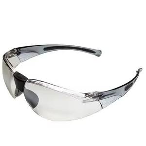Lunettes de sécurité fabriquées à Taïwan avec revêtement miroir - Certifiées ANSI Z87.1, anti-rayures, anti-buée, anti-impact, monture en PVC, protection oculaire - Product Image 1