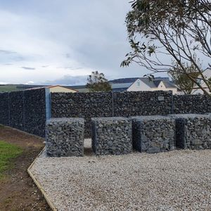 Fabrika doğrudan satış dayanıklı PVC Spiral <span class=keywords><strong>Gabion</strong></span> duvar kaynaklı <span class=keywords><strong>Gabion</strong></span> kafes kutu 50x50 uygulama - Product Image 5