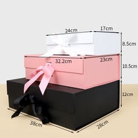 Boîte cadeau pliante de luxe avec couvercle magnétique rose, finition brillante mate personnalisée avec logo imprimé UV pour l'emballage de chaussettes