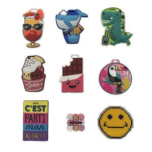 Patch en silicone PVC souple 3D personnalisé professionnel, motif animal en relief, logo de marque privée pour vêtements, sacs à dos et chapeaux - Product Image 2