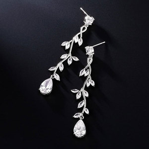Eleganti Orecchini Pendenti con Zirconi a Goccia d'Acqua, Orecchini Lunghi a Foglia in Stile Coreano per Donne - Product Image 3
