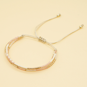 Bracelet Multicouche Triple Rang de Perles Miyuki, Bijou Minimaliste Délicat, Bracelet Tendance pour Femme, Accessoire - Product Image 5