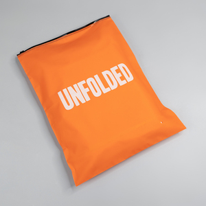 Sacs de vêtements en gros avec fermeture éclair orange, emballage personnalisé avec logo, sacs ziplock pour chaussettes, sacs de vêtements translucides pour petites entreprises - Product Image 2