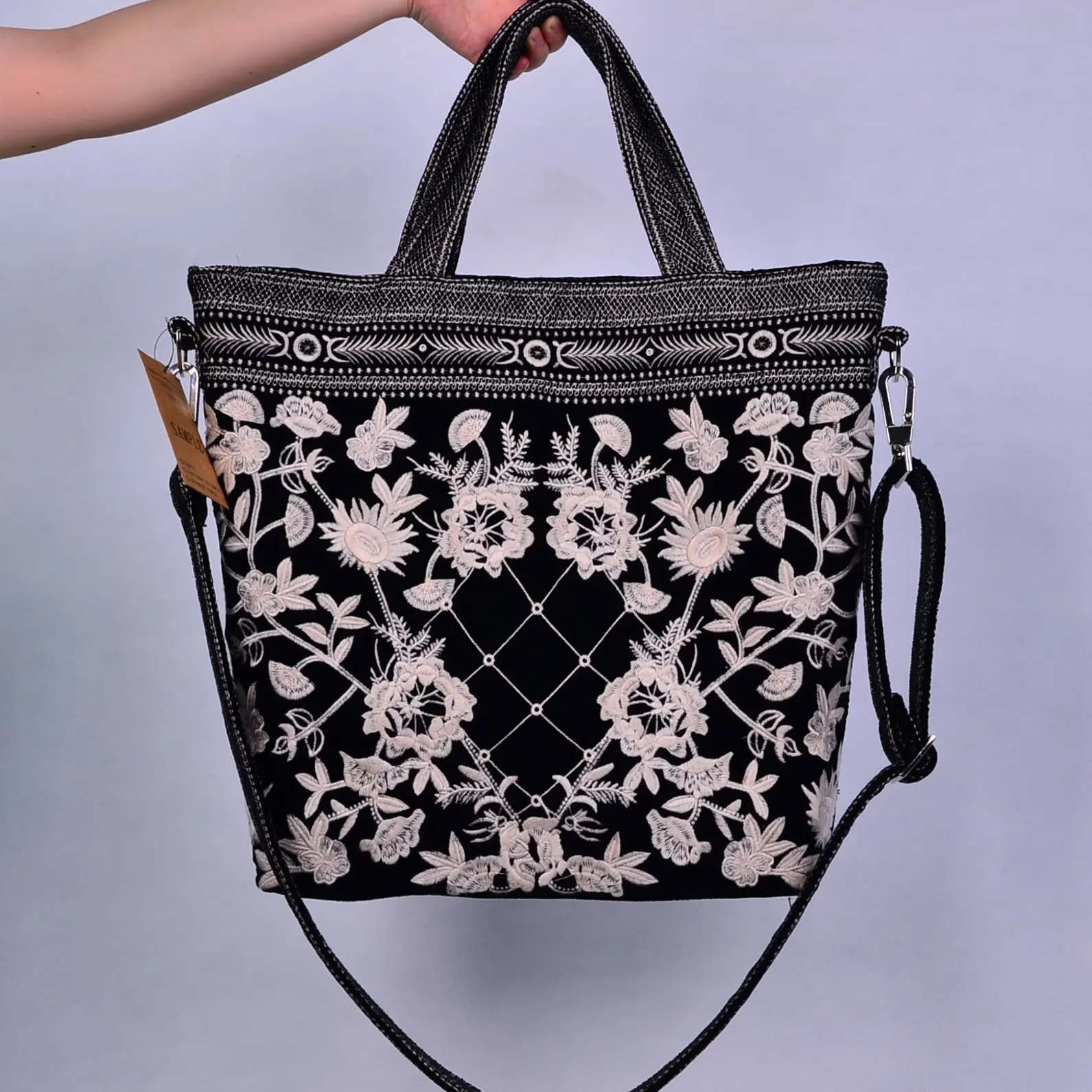 2021New Product Fashion Black Big Ethnic Print Women Handbags Customize Ladies Handbag