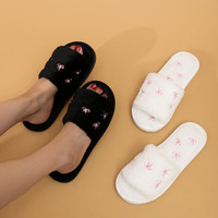 Chaussons d'intérieur doux et moelleux en fourrure pour femmes, avec nœud décoratif, antidérapants, pour chambre et maison