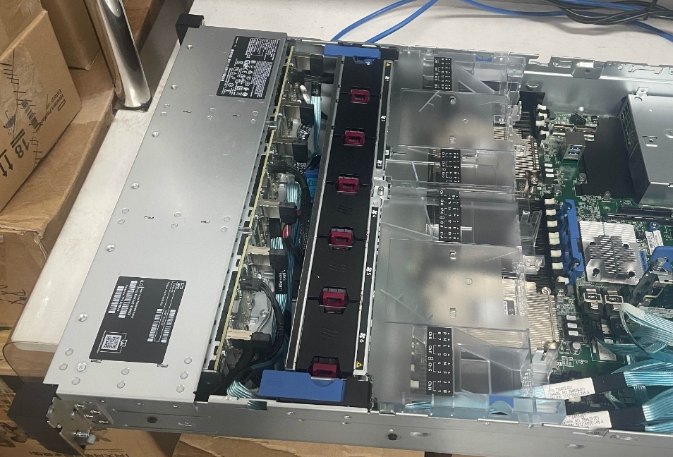 Hot Selling New HPE ProLiant DL385 Gen10 Plus AMD EPYC 7262 P816i-a SR Gen10 800W PSU Server