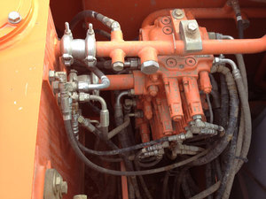 รถขุดตีนตะขาบฮิตาชิ ZX60 มือสอง ขนาด 6 ตัน พร้อมเครื่องยนต์ยูนเน่ รุ่น Zaxis ZX60 ระบบไฮดรอลิก ดูแลรักษาอย่างดี - Product Image 4