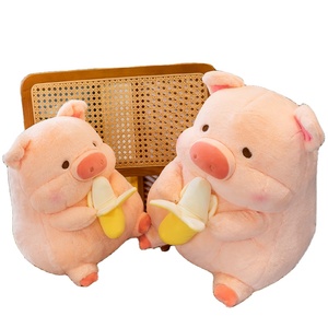 Jouets en peluche mignons - Ensemble de jouets en peluche cochon tenant une <span class=keywords><strong>banane</strong></span> - Product Image 1