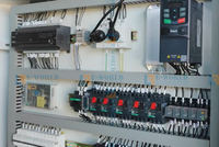 Machine de découpe de verre CNC automatique contrôlée par PLC avec moteurs, certifiée CE, pour la découpe de verre feuilleté, fournie directement par l'usine