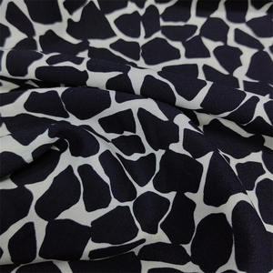 Usine en gros 80gsm 150cm tissu tissé Polyester crêpe imprimé mousseline de soie Abaya Nida tissu de haute qualité - Product Image 5