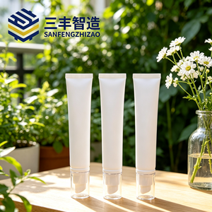 <b>White</b> Airless Cosmetic <b>Pen</b> tube with Clear Dust Cap - Product Image 2