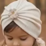 Turbante de Bebé de Algodón Orgánico Hecho a Mano con Apliques de Flores de Ganchillo, Diseño con Bordes, Suave y Lavable, Unisex, para las Cuatro Estaciones - Product Image 3