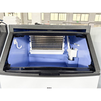 Machine à glaçons carrés 220V entièrement automatique 100kg à refroidissement par air avec compresseur, pompe à eau et PLC pour usage commercial