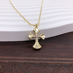 Accesorios <span class=keywords><strong>de</strong></span> collar y pulsera <span class=keywords><strong>de</strong></span> lujo ligero para hombre y mujer, con colgante <span class=keywords><strong>de</strong></span> cruz cristiana <span class=keywords><strong>de</strong></span> cobre con circonita <span class=keywords><strong>de</strong></span> 18 quilates - Product Image 4