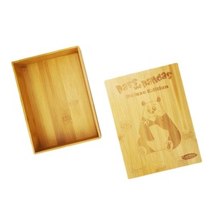 Boîte à couvercle rabattable en bambou, design personnalisé de panda en dessin animé, emballage cadeau en bois fait main, forme rectangulaire, épaisseur personnalisable - Product Image 1