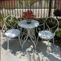 Ensemble de table et chaises d'extérieur pour café, salon de thé ou boutique