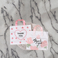 Sac fourre-tout réutilisable en PE imprimé rose/blanc/noir personnalisé avec poignée découpée, sacs de courses recyclables, emballages de boutique avec logos