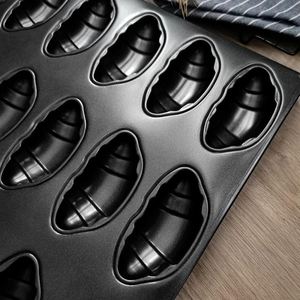 Plaque de cuisson professionnelle antiadhésive en aluminium pour croissants, gâteaux et pains – Moule à pâtisserie - Product Image 3