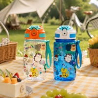 Bouteille d'eau à paille de petite capacité 600 ml en plastique avec impression de dessins animés, anti-fuite, réutilisable, idéale pour la rentrée scolaire