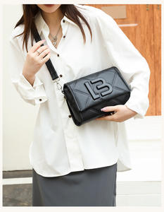 Sacs à main pour femmes inspirés du luxe Nouvelle arrivée Sac à bandoulière en cuir souple Sac à bandoulière minimaliste à sangle de chaîne de luxe pour femmes - Product Image 3