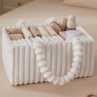 Keranjang Popok Bayi Modern Putih Persegi Panjang 3 Kompartemen dengan Pegangan Pompom, Organizer Perlengkapan Bayi