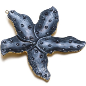 Colgante de flor grande de cinco pétalos de 60 mm de acero inoxidable chapado en oro de 18 quilates con esmalte para mujer, accesorio de dijes para pulsera DIY - Product Image 5