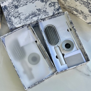 หวีแปรงผมแบบมีเบาะลมป้องกันไฟฟ้าสถิตย์สำหรับสุภาพสตรี ใช้ได้ทั้งที่บ้านและระหว่างเดินทาง พร้อมฟังก์ชั่นนวดหนังศีรษะและกดจุด มาพร้อมกล่องของขวัญ - Product Image 4