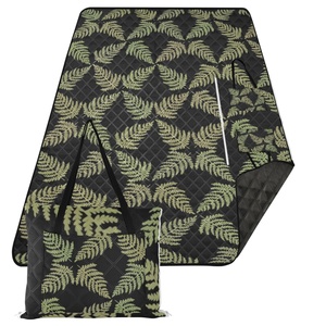 Manta de Picnic Extra Grande de Poliéster Acolchado de 60x80 Pulgadas, Personalizada con Diseño de Helecho Hawaiano, de 3 Capas, Impermeable, Portátil, para Acampar, con Bolso de Transporte - Product Image 1