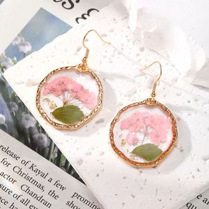 Elegantes Pendientes de Gancho con Flores de Cerezo en Varios Estilos, Pendientes Redondos con Mariposas y Flores Secas de Resina para Mujer, Regalo - Product Image 3